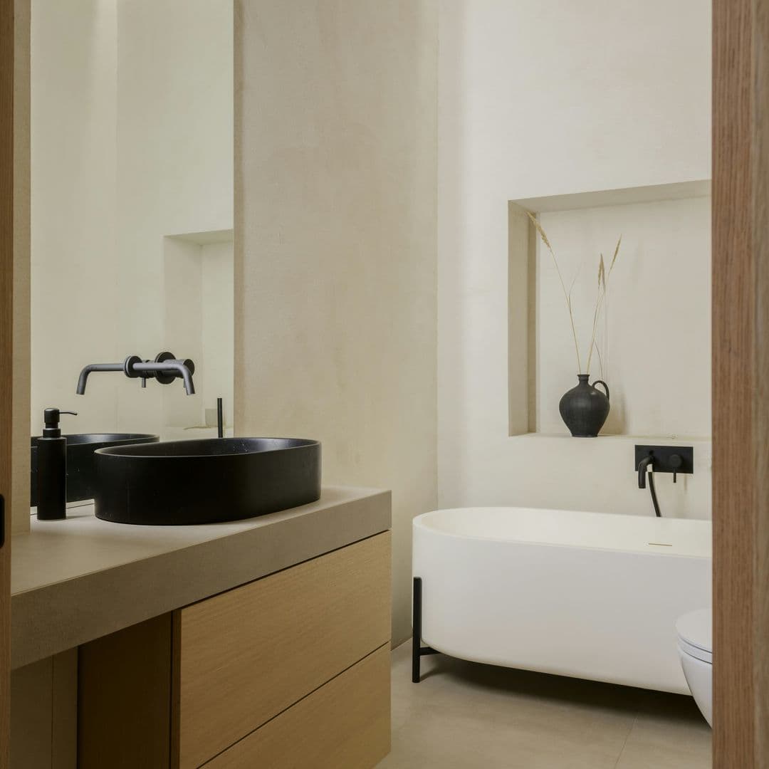 Hotelbad in Holzoptik 