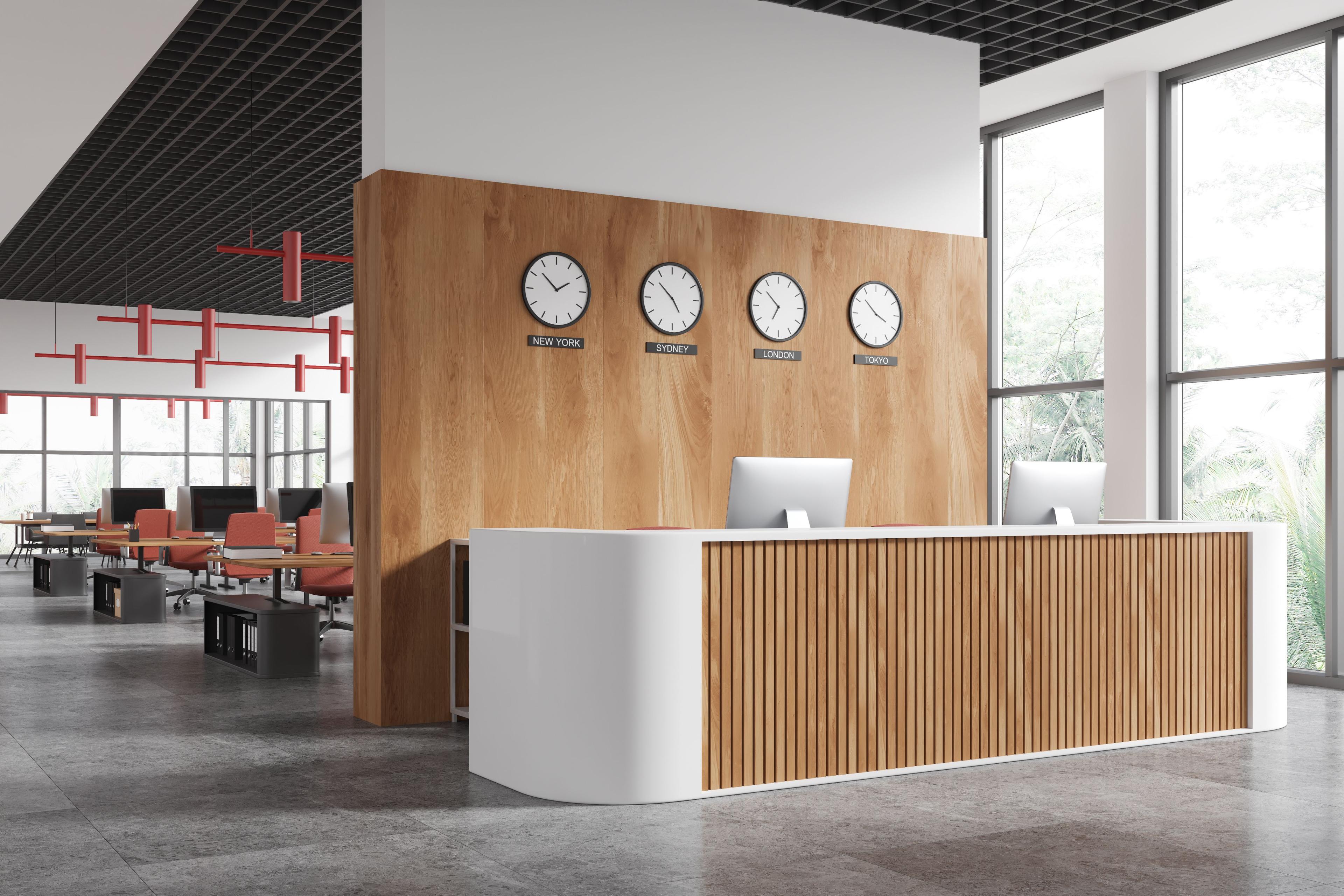 Raumteiler und Empfang in Holz und Weißoptik