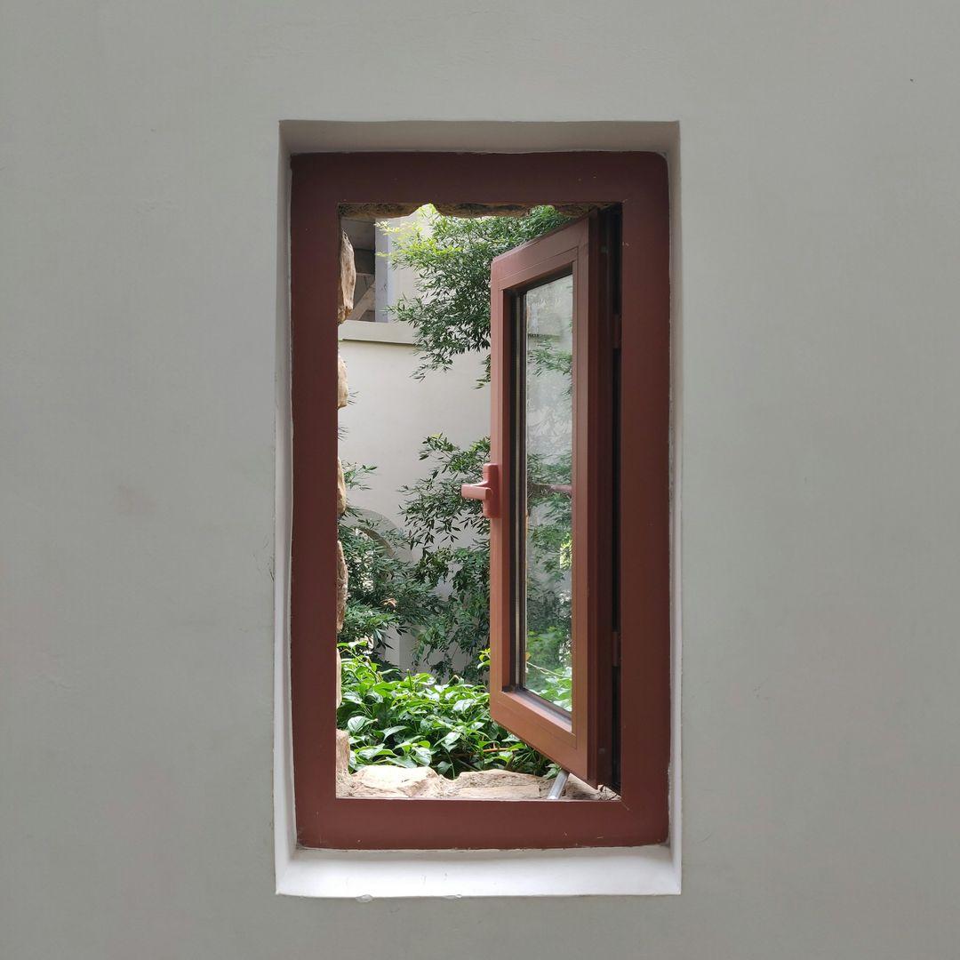 Fenster inkl. Rahmen in Rot