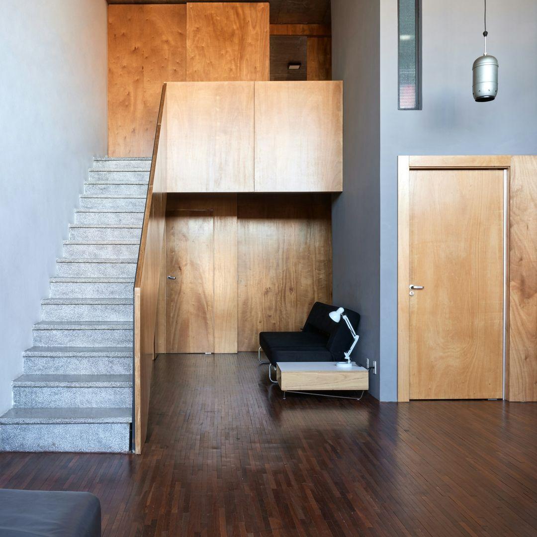 Steintreppe in Marmor Weiß